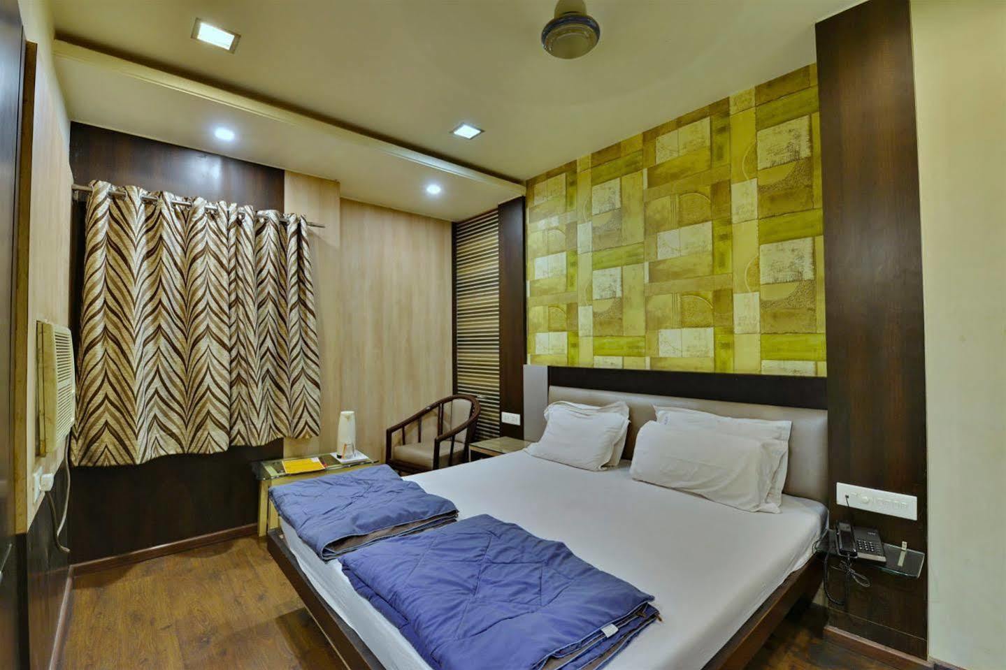 Rāipur Hotel Kanishka מראה חיצוני תמונה