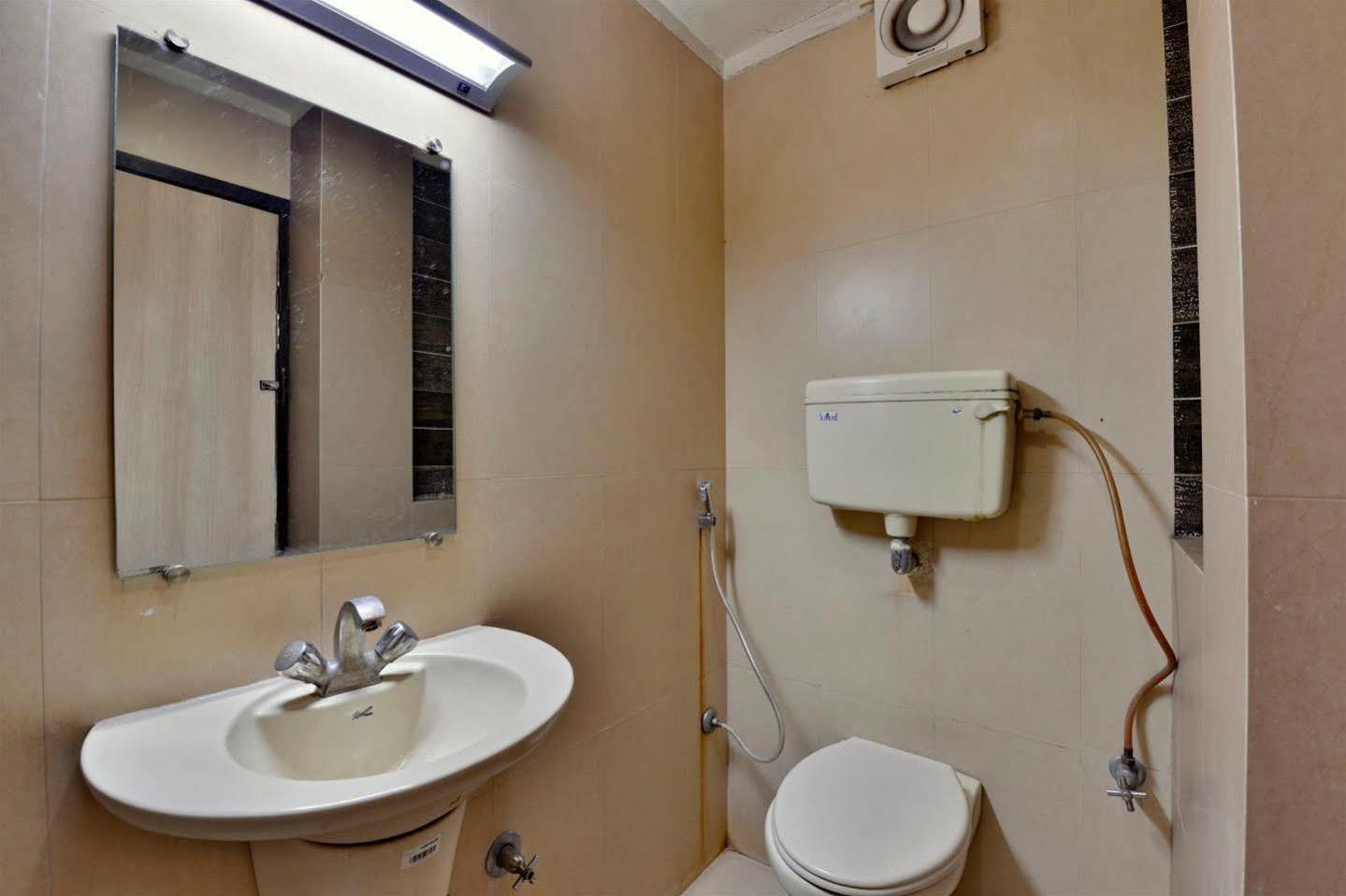 Rāipur Hotel Kanishka מראה חיצוני תמונה