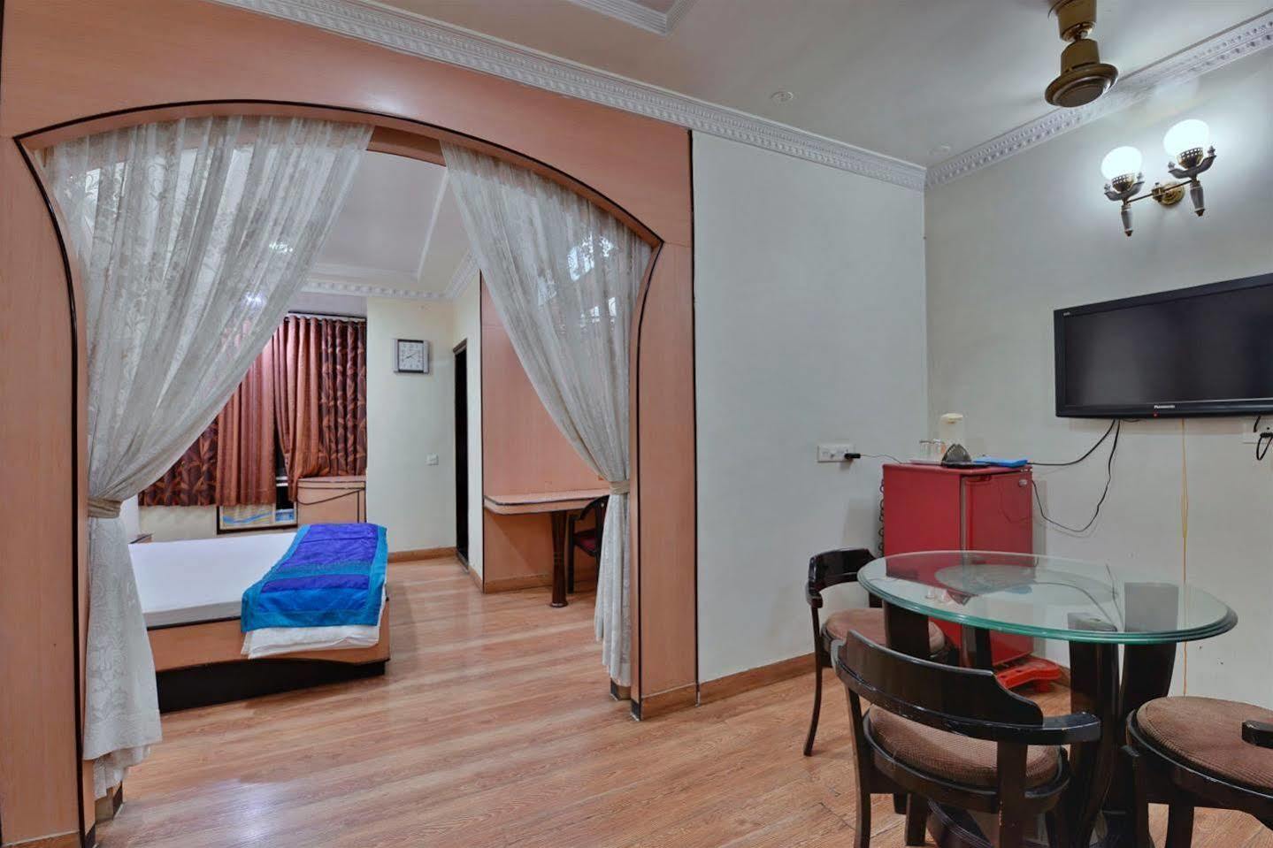 Rāipur Hotel Kanishka מראה חיצוני תמונה