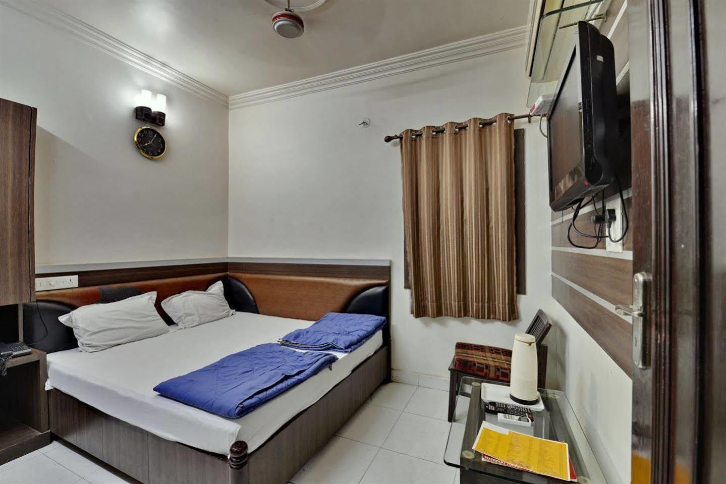 Rāipur Hotel Kanishka מראה חיצוני תמונה